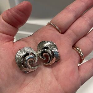 Vintage Flower Petal Costume Silver jewelry Clip On Earrings.